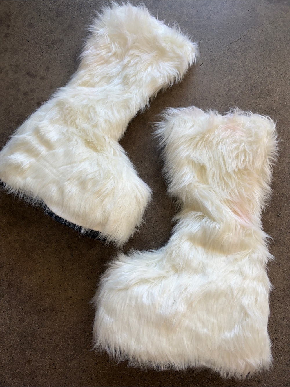 White furry Platform Boots